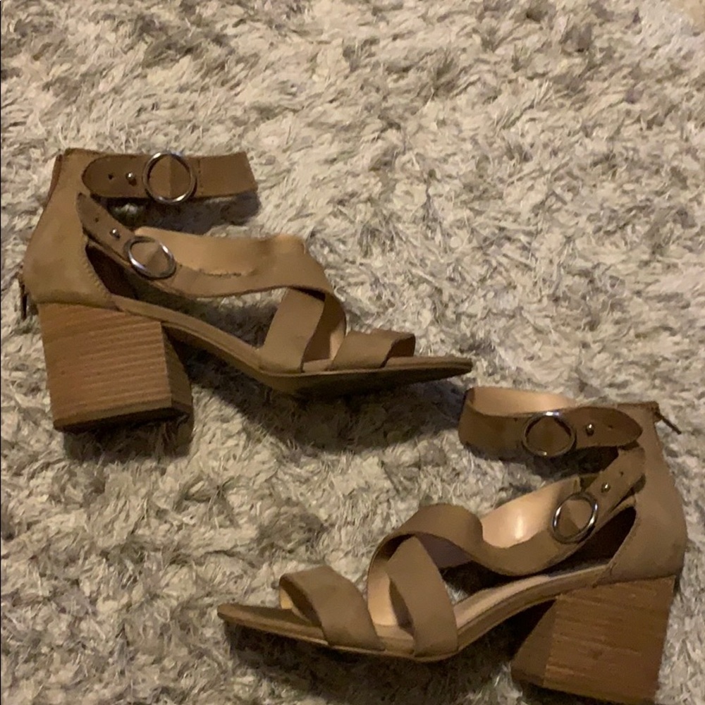 Steve Madden block heel sandal - Picture 1 of 10